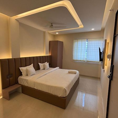 Hotel Vilaasitaa Vijay Nagar Indore Esterno foto
