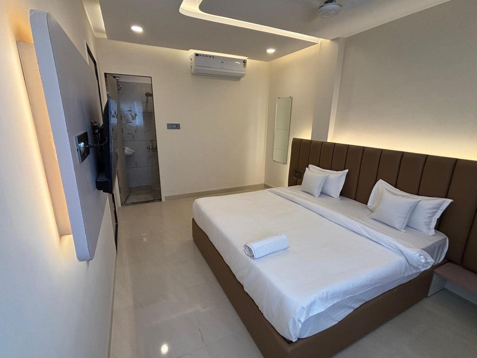 Hotel Vilaasitaa Vijay Nagar Indore Esterno foto
