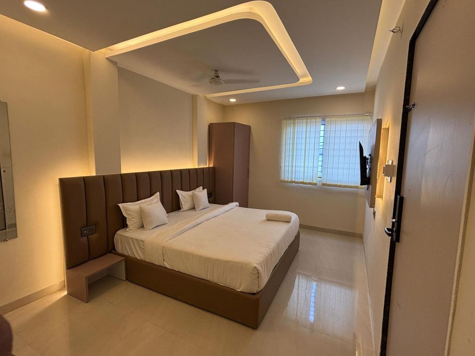 Hotel Vilaasitaa Vijay Nagar Indore Esterno foto