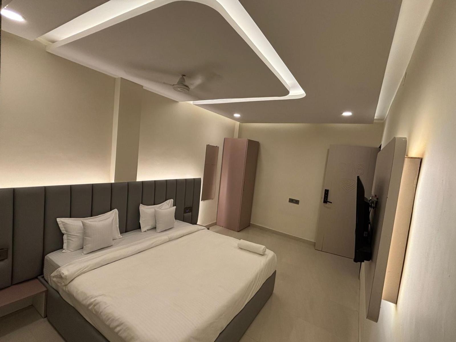 Hotel Vilaasitaa Vijay Nagar Indore Esterno foto