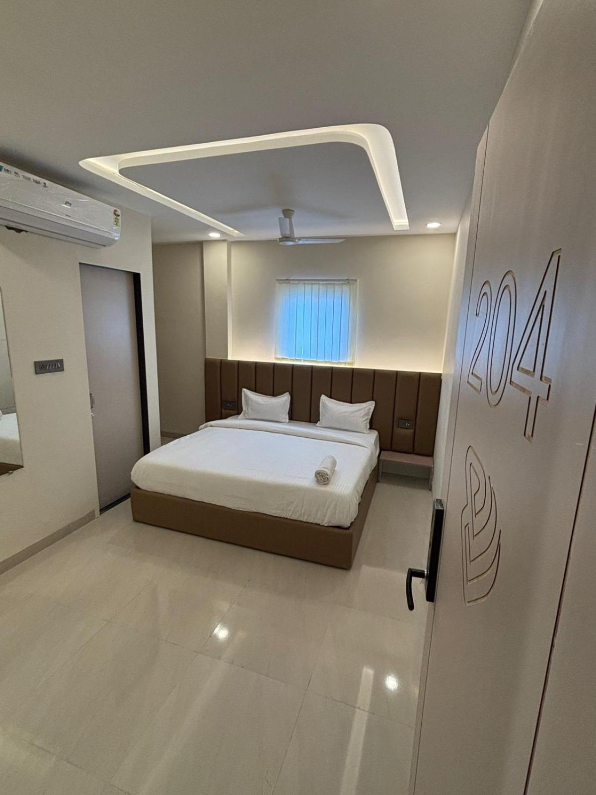 Hotel Vilaasitaa Vijay Nagar Indore Esterno foto